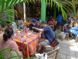 lunch at Barefoot, Colombo