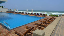 the pool at the galle face hotel