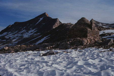 Hut in Muir Pass