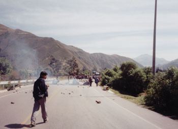 strikers blockade the road out of Cuzco; I walk around