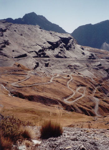 the road down from La Cumbre, near La Paz
