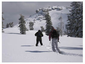 hsun-tzu and joy with donner peak beyond