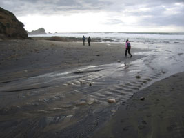 heavy surf at mcclures beach