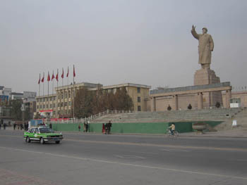 Mao statue, Kashgar