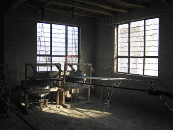 looms at the Hotan silk workshop